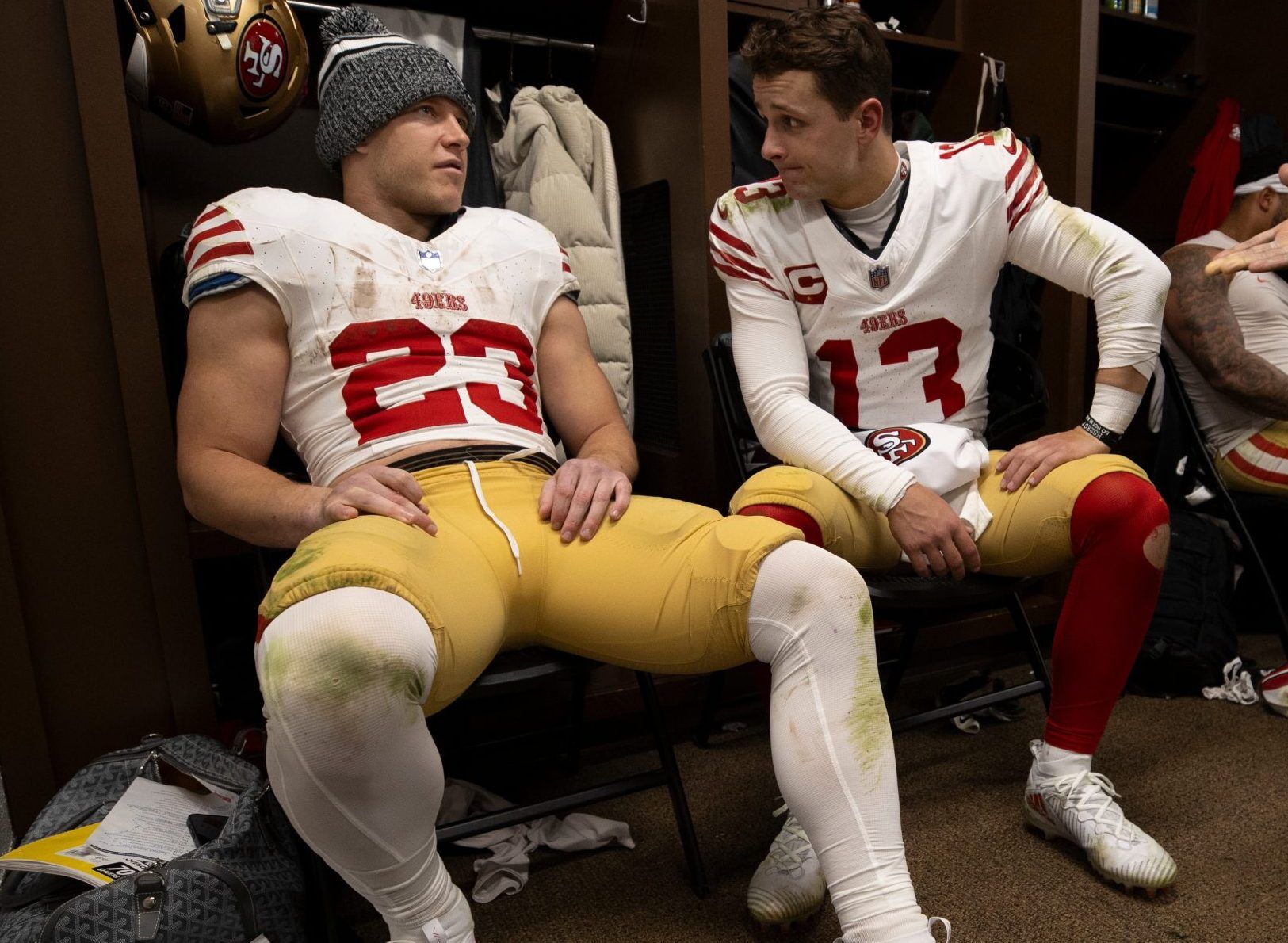 NFL Players Are Tired Of Reporters Seeing Them Naked In Locker Room nfl-players-are-tired-of-reporters-seeing-them-naked-in-locker-room