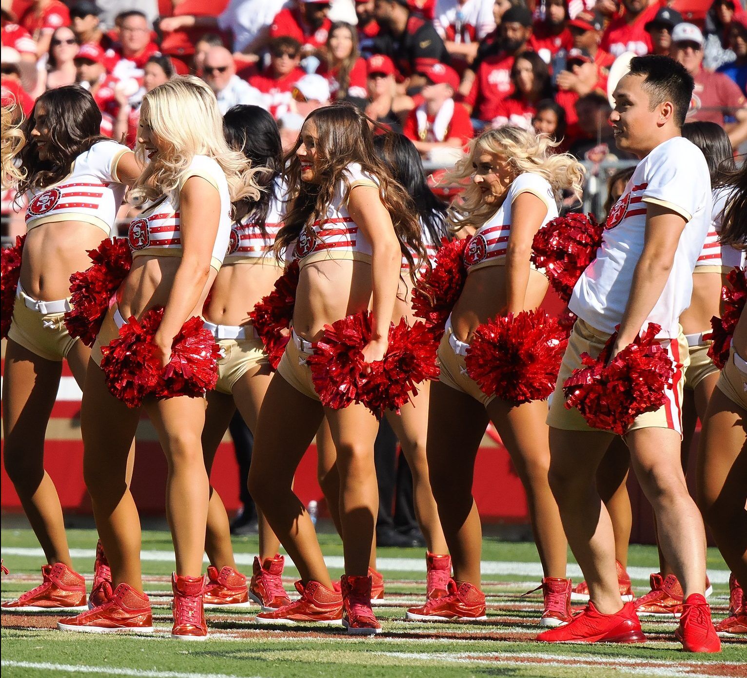 ESPN showed a male NFL cheerleader on Monday Night Football - Outsports